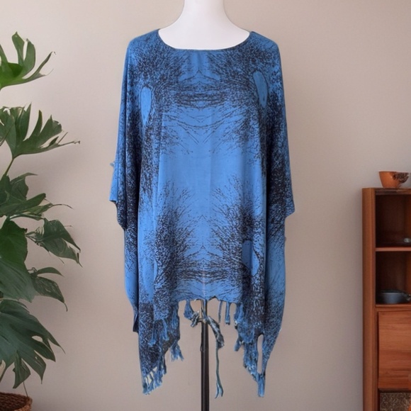 0010/ Dark Blue and Black Poncho with root pattern , Short Kaftan, Loose top - Picture 8 of 8